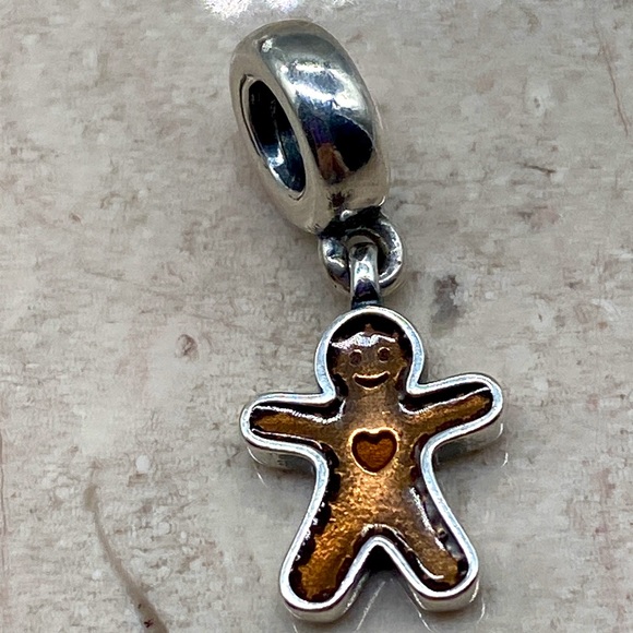 Vintage Authentic Pandora bead charm in a Christmas Gingerbread Man 🤶 - Picture 2 of 4